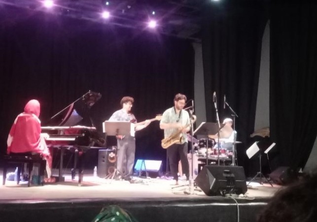Soirée de Jazz à l’IFM de Nouakchott, Leila Olivesi et son groupe devant un public de passionnés
